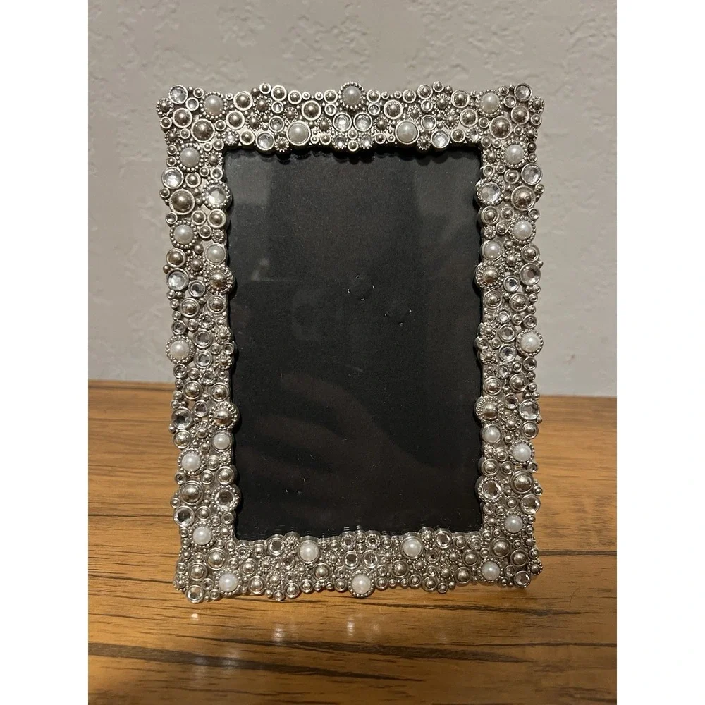 Retro Y2K 4x6 Metallic Silver Pearl Accented Picture Frame - Tabletop
